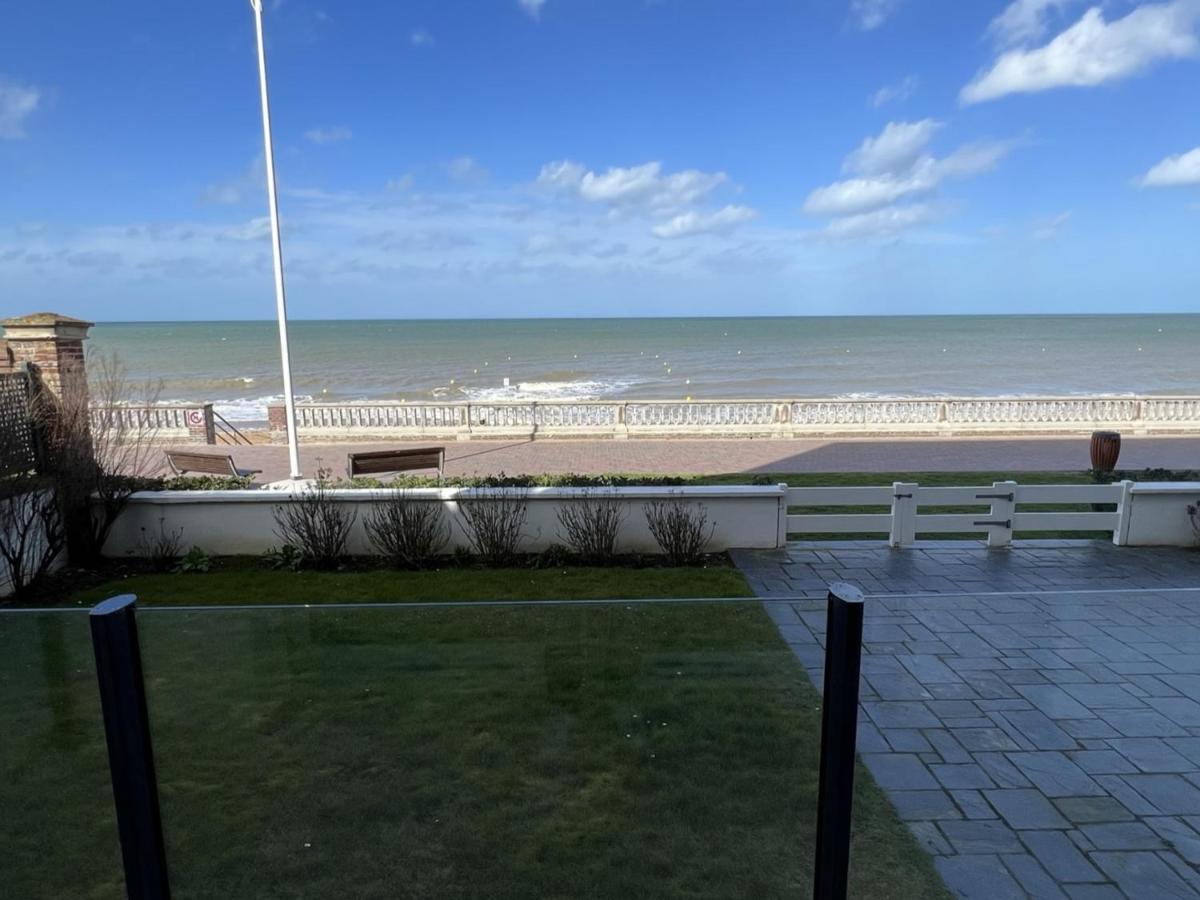 Studio En Centre-Ville De Cabourg Avec Balcon Et Parking - Fr-1-487-345 Exterior foto