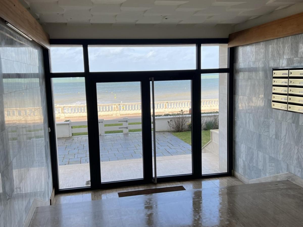 Studio En Centre-Ville De Cabourg Avec Balcon Et Parking - Fr-1-487-345 Exterior foto